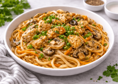 Kokosovo-teriyaki ryžové rezance s kuracím mäsom a zeleninou